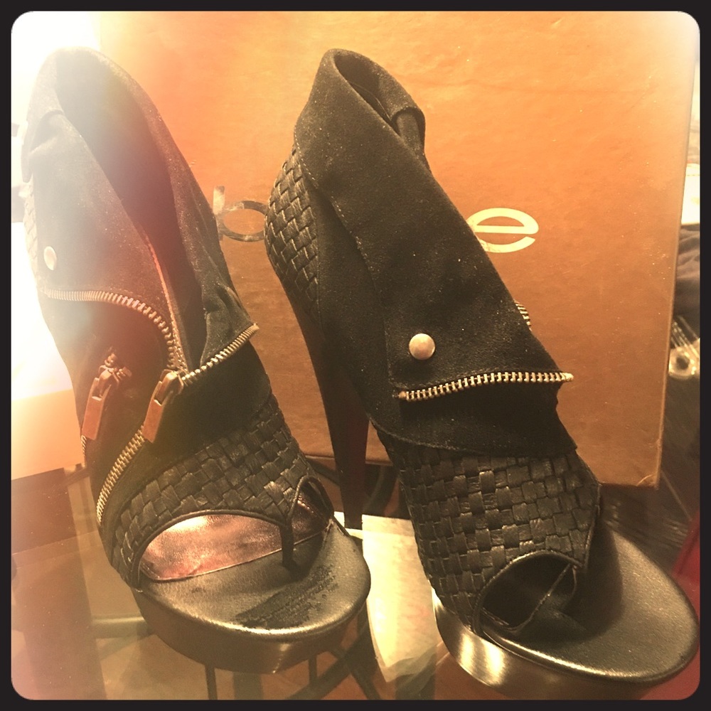 Bebe Laurie Suede/Leather Bootie (Size 10)